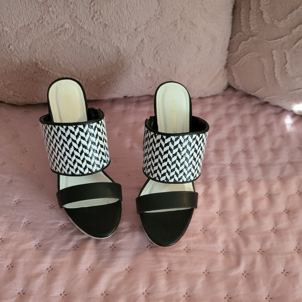 Shoes - Picture 2 of 3